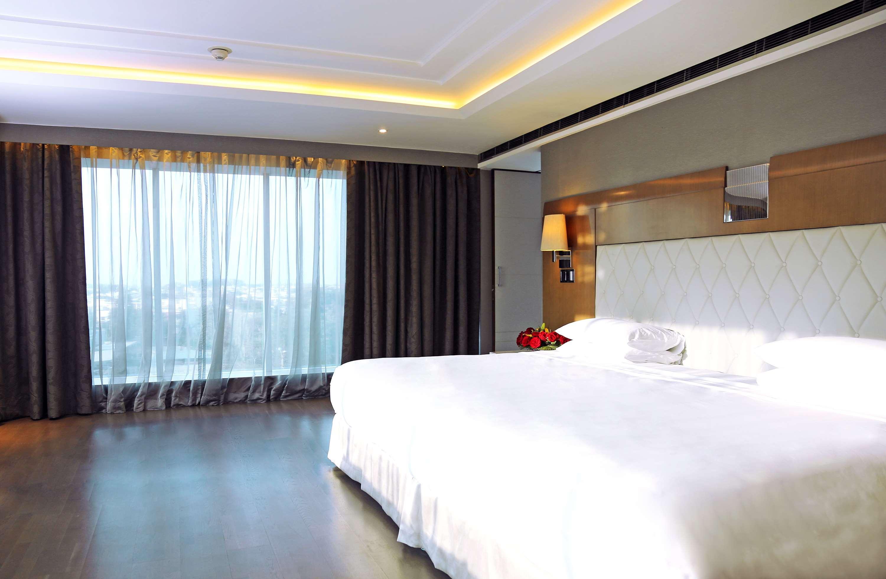 Hyatt Regency Ludhiana Hotel Exterior photo